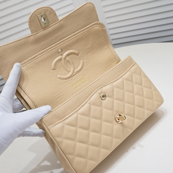 シャネルバッグ角部分ディテール